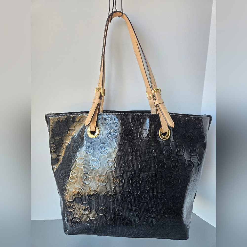 Michael Kors Jet Set Signature Black Patent Leather Mirror Large Tote Bag Purse - Picture 2 of 8